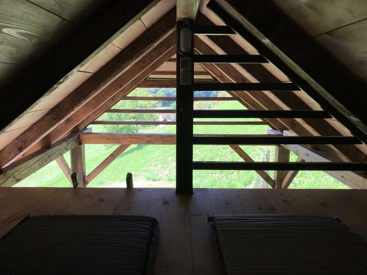 Wooden Hut At Tourist Farm Artisek Villa Store ภายนอก รูปภาพ